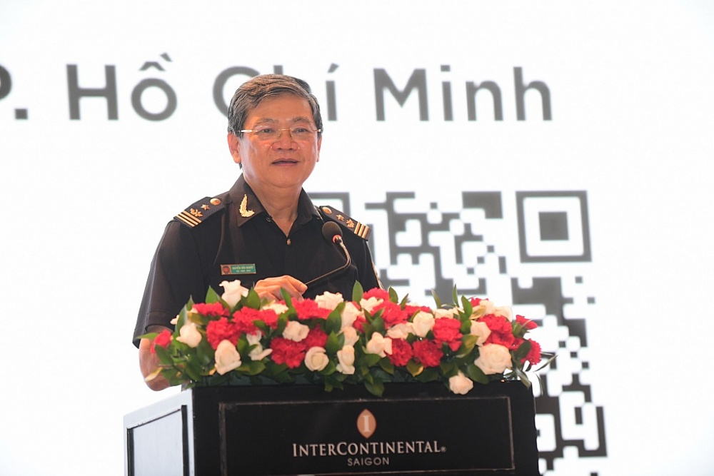 Ông Nguyễn Hữu Nghiệp, Phó cục trưởng Cục Hải quan TPHCM phát biểu tại hội thảo