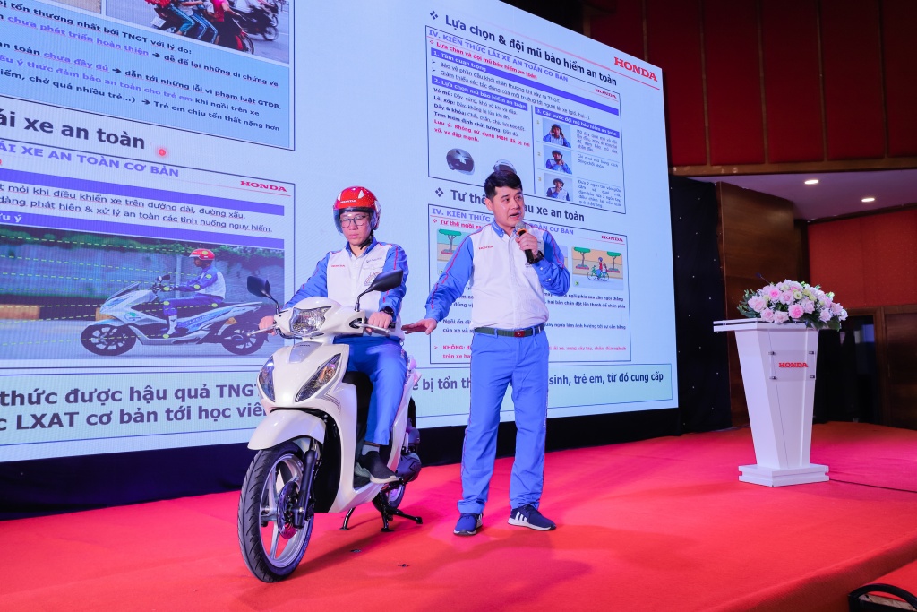 Honda Việt Nam: Tăng cường vai trò quản lý, giáo dục an toàn giao thông cho học sinh