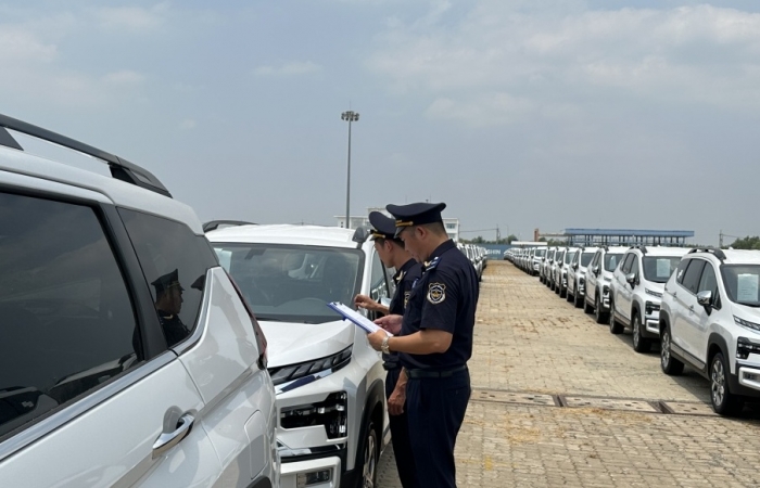 Tàu chở hơn 3.000 xe ô tô nhập khẩu sắp cập cảng tại Hiệp Phước