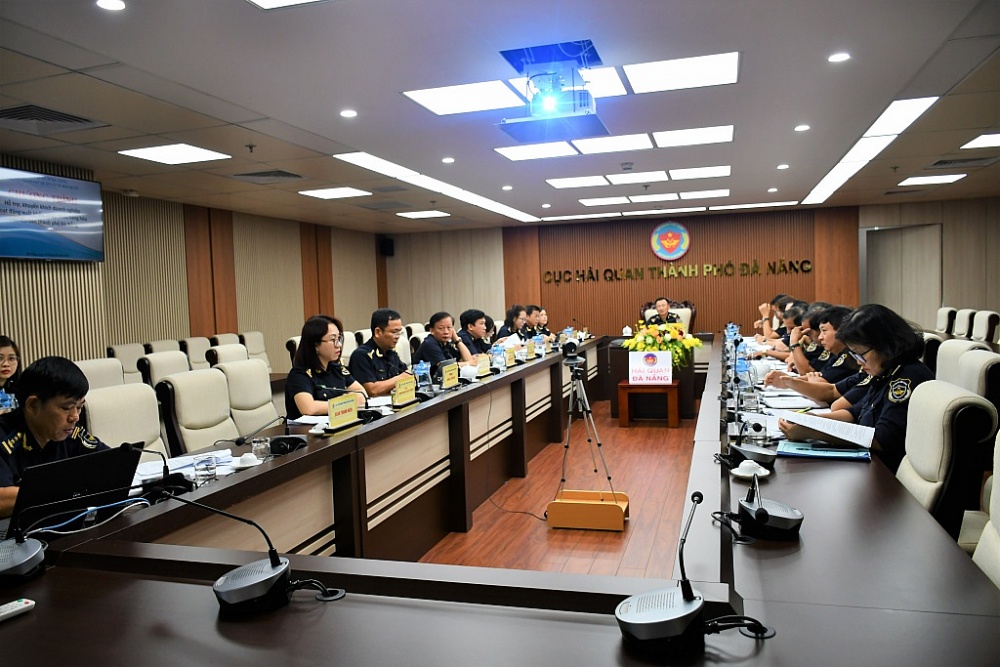 Cục Hải quan Đà Nẵng tổ chức họp triển khai chương trình.