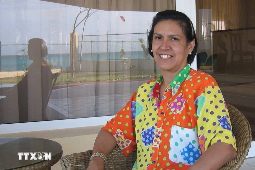 Bà Alicia Corredera trong cuộc trò chuyện với phóng viên TTXVN tại La Habana. (Ảnh: Mai Phương /TTXVN)