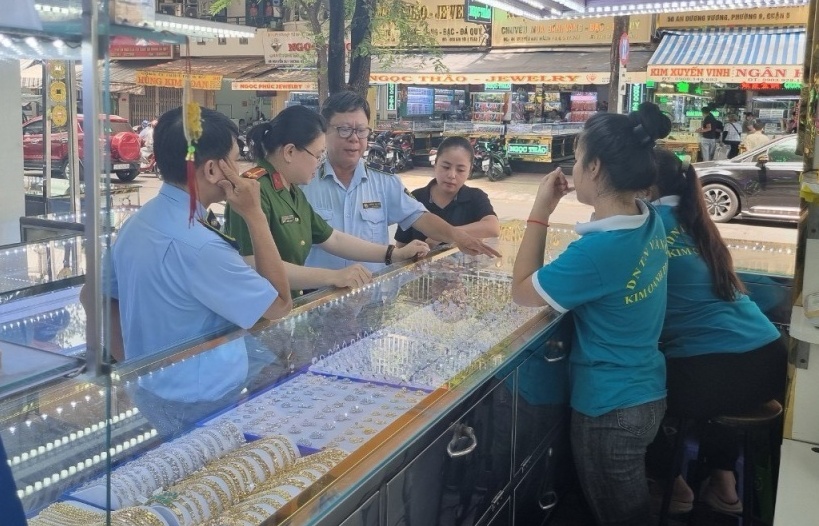 TP Hồ Chí Minh: Tạm giữ trên 700 sản phẩm vàng vi phạm