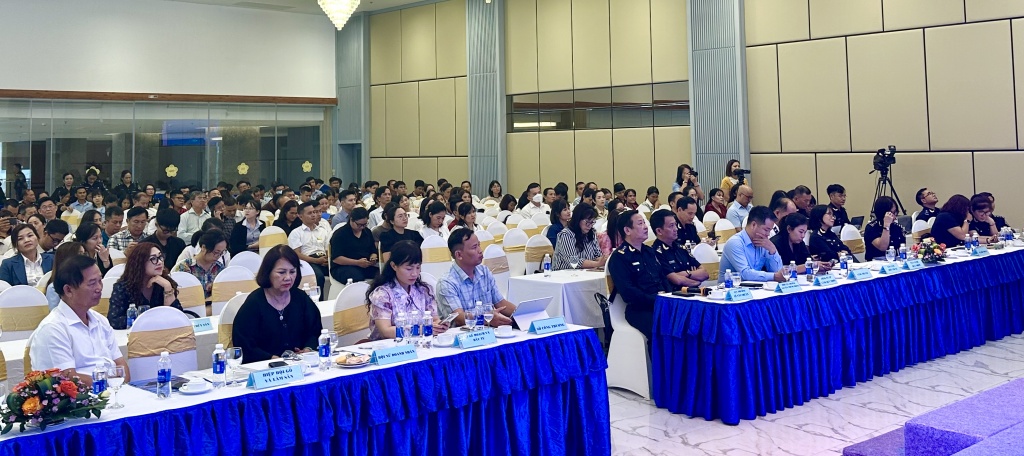 Hải quan Bình Định gặp gỡ, đối thoại với trên 400 doanh nghiệp XNK