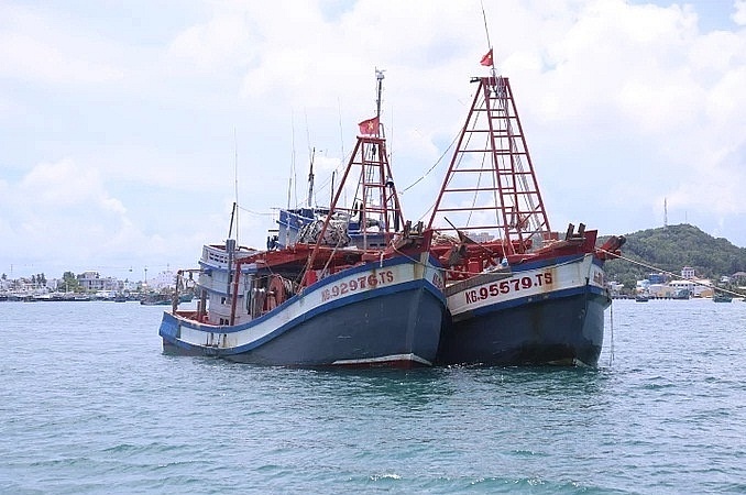 2 tàu cá được đưa về cảng Hải đội 422 tại TP Phú Quốc. 