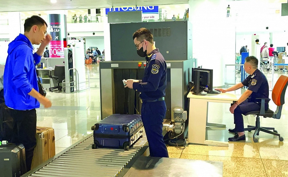Hành khách XNC qua sân bay quốc tế Nội Bài. 	Ảnh minh họa:  N.Linh
