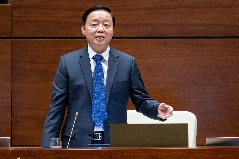 Phó Thủ tướng Chính phủ Trần Hồng Hà trả lời chất vấn. Ảnh: Quochoi.vn