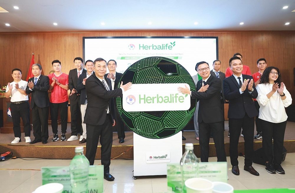 Herbalife Việt Nam tiếp tục tài trợ cho các Đội tuyển bóng đá quốc gia Việt Nam trong ba năm
