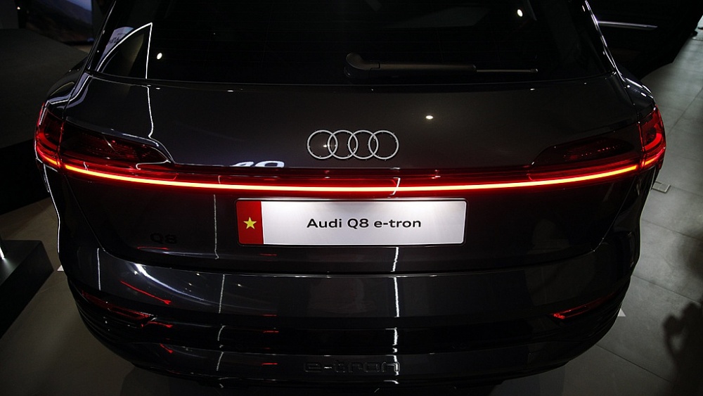 Q8 e-tron, mẫu xe thuần điện của Audi gây bất ngờ về giá