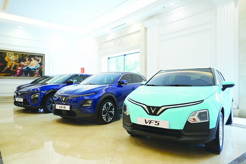 VinFast, nhà sản xuất xe điện nội địa đầu tiên của Việt Nam, trong năm 2023 đã chính thức hoàn thiện dải sản phẩm xe điện ở nhiều phân khúc với VF 5, VF 6 và VF 7 và VF3 .