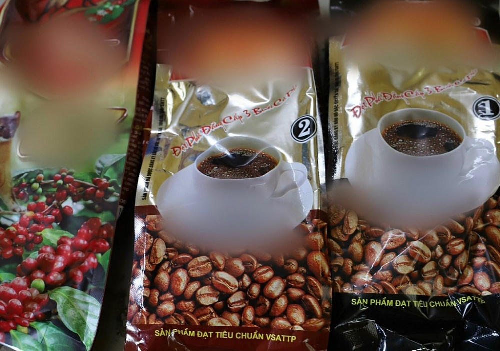 Đắk Nông: Khởi tố hai vụ sản xuất, buôn bán cà phê giả