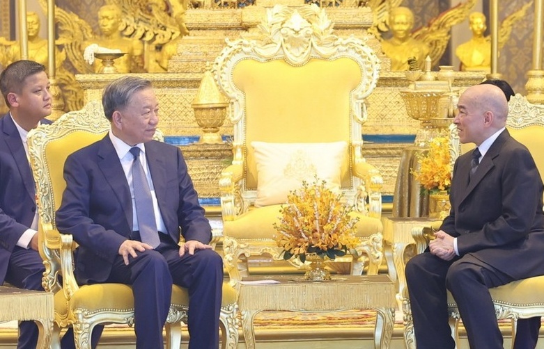 Việt Nam luôn dành ưu tiên hàng đầu cho phát triển quan hệ với Campuchia