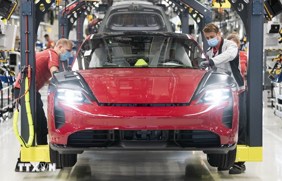 Ngành công nghiệp ôtô châu Âu đứng ở ngưỡng cửa thay đổi