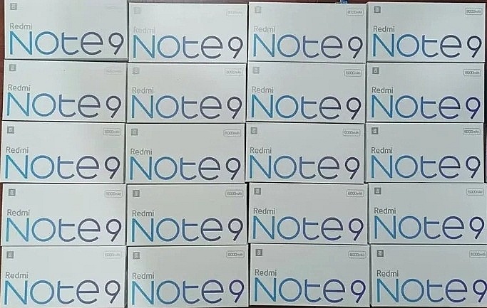 Tang vật điện thoại được thu giữ. Ảnh: QLTT LS