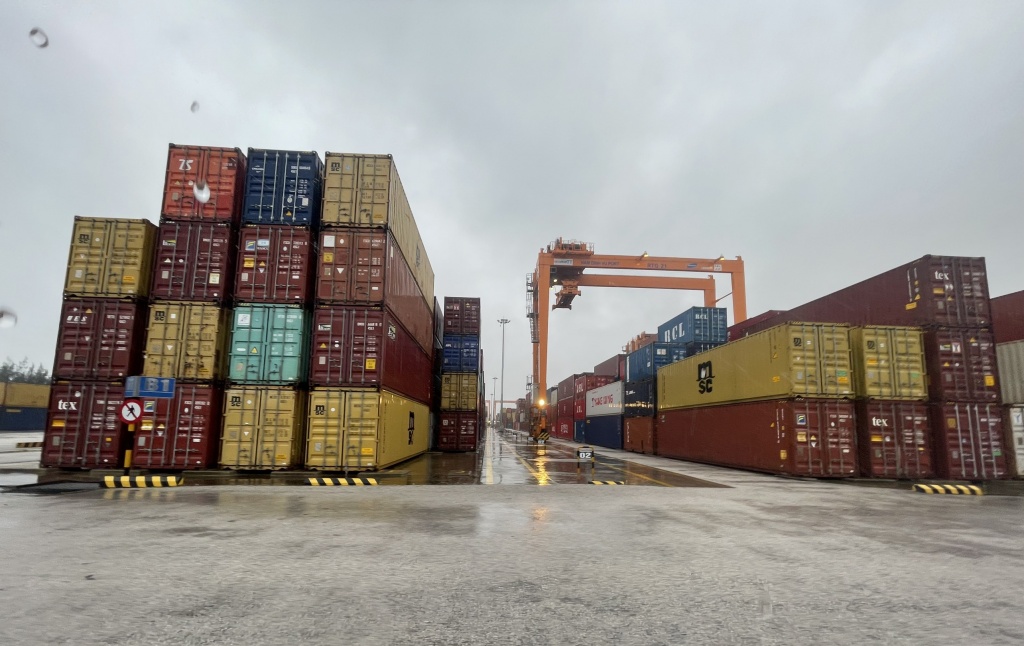 Hải Phòng: Cảng container quốc tế Tân Cảng và Nam Đình Vũ tạm dừng khai thác vì bão số 2