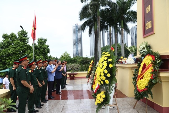 Chủ tịch nước kiểm tra việc chuẩn bị lễ tang Tổng Bí thư Nguyễn Phú Trọng- Ảnh 1.
