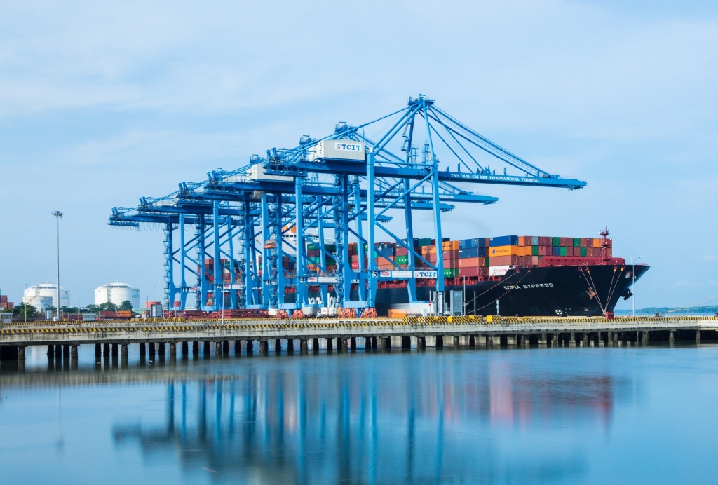 Cảng Tân cảng- Cái Mép đón tàu container lớn vào cảng