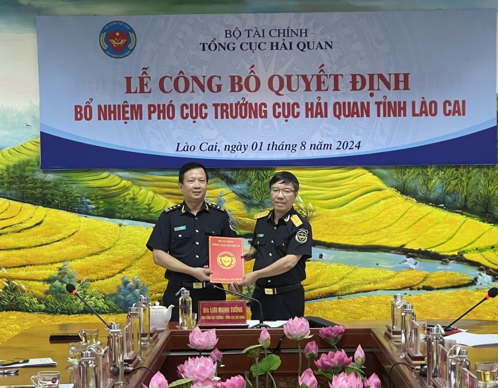 Bổ nhiệm 2 Phó Cục trưởng Cục Hải quan Lào Cai