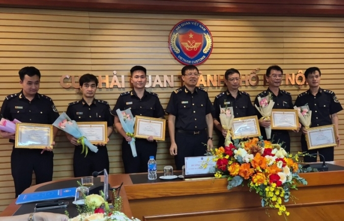 Hải quan Hà Nội: khen thưởng tập thể, cá nhân có thành tích đấu tranh, phá án ma túy