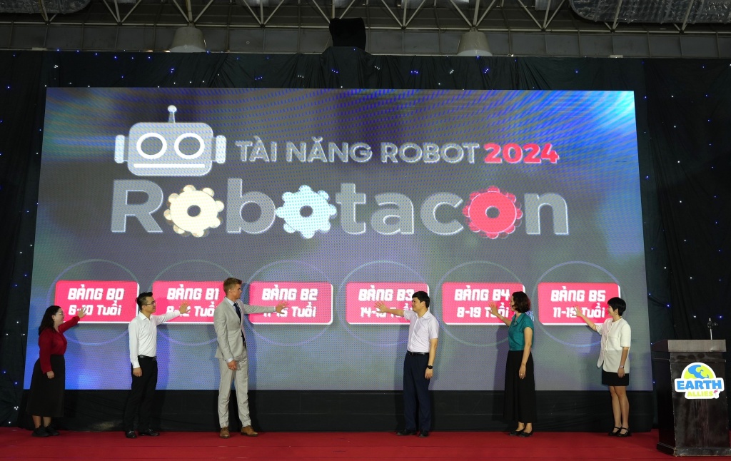 Vinamilk đồng hành cùng hơn 1500 tài năng trẻ trong cuộc thi ROBOTACON WRO 2024