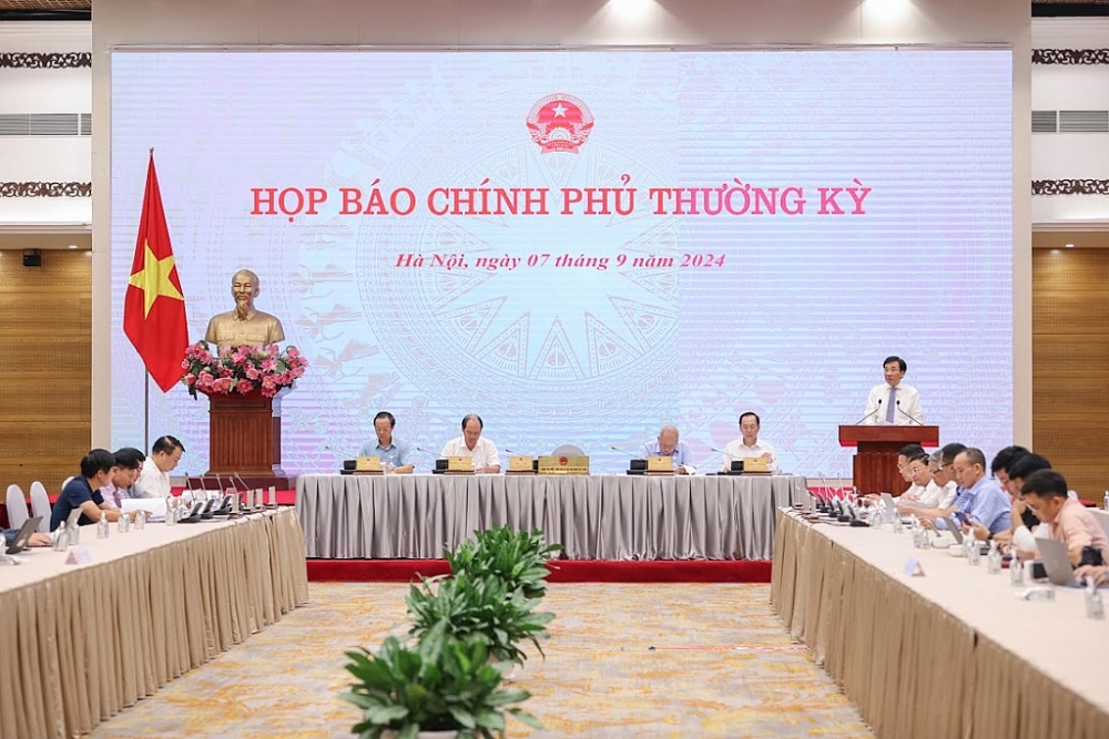 Bộ trưởng, Chủ nhiệm Văn phòng Chính phủ Trần Văn Sơn, Người phát ngôn của Chính phủ, chủ trì họp báo - Ảnh: VGP/Nhật Bắc