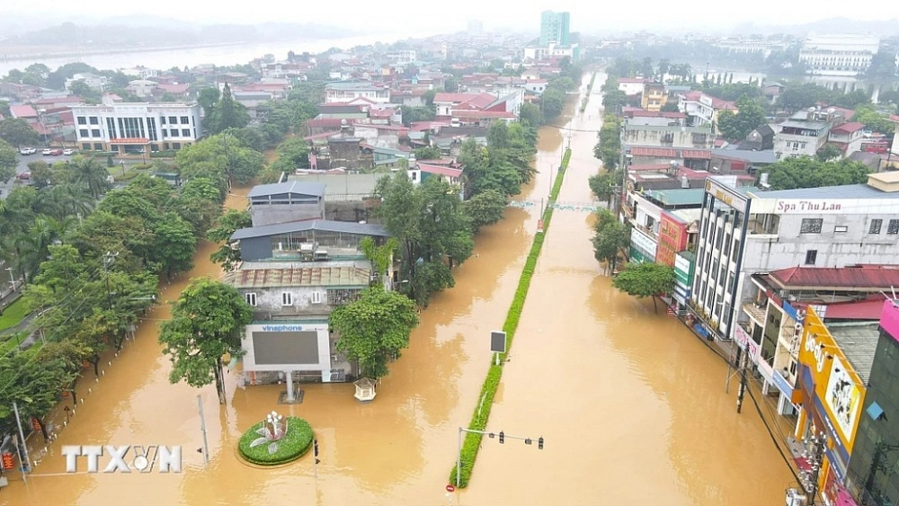 Yên Bái có nhiều điểm bị ngập sâu. Ảnh: TTXVN