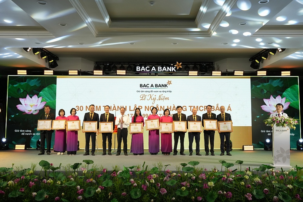 BAC A BANK: 30 năm giữ tâm sáng, vững chãi vươn tầm