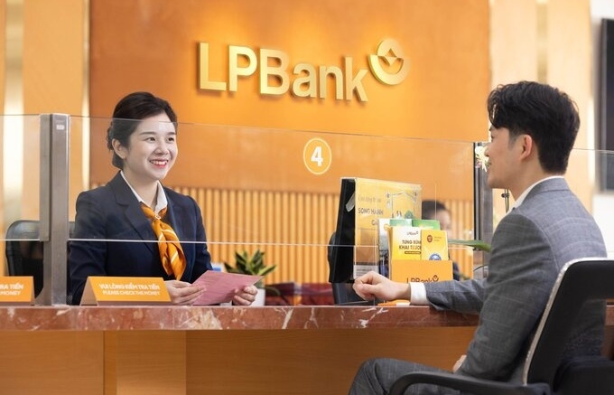 Chưa hoàn thiện hồ sơ, LPBank lùi lịch "chốt" việc mua 5% cổ phần FPT