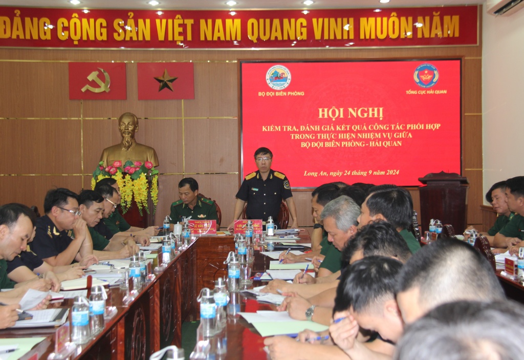 Hải quan - Biên phòng Long An phối hợp ngăn chặn hàng chục vụ buôn lậu