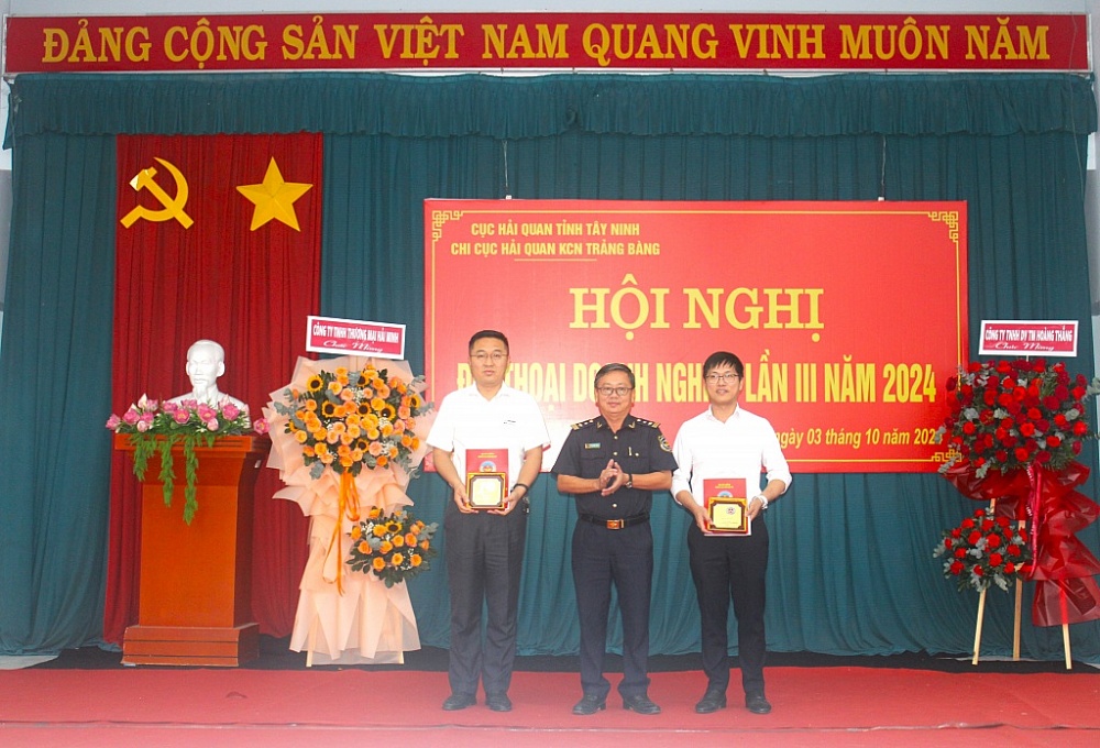 Hải quan KCN Trảng Bàng lưu ý doanh nghiệp tránh các rủi ro, vi phạm