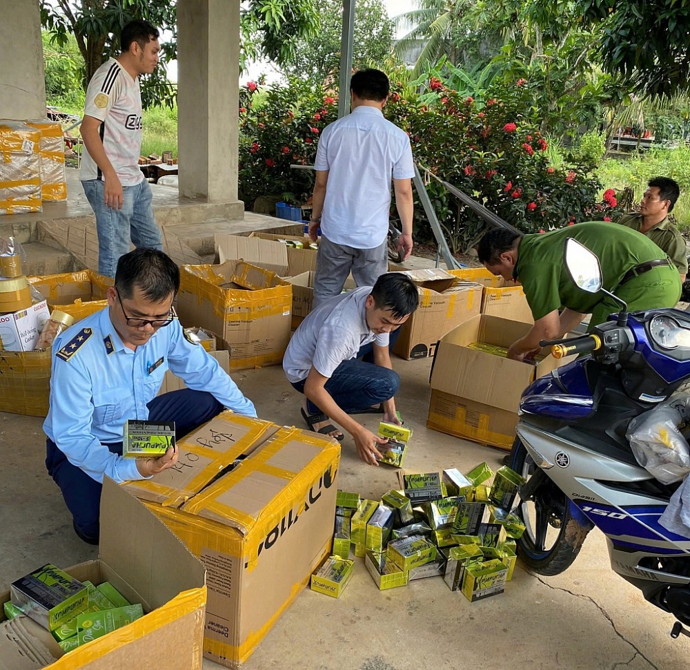 Tây Ninh phát hiện, thu giữ hàng nghìn hộp thực phẩm chức năng nhập lậu