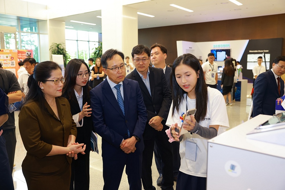 Samsung Việt Nam tổng kết và công bố kết quả cuộc thi Solve for Tomorrow 2024