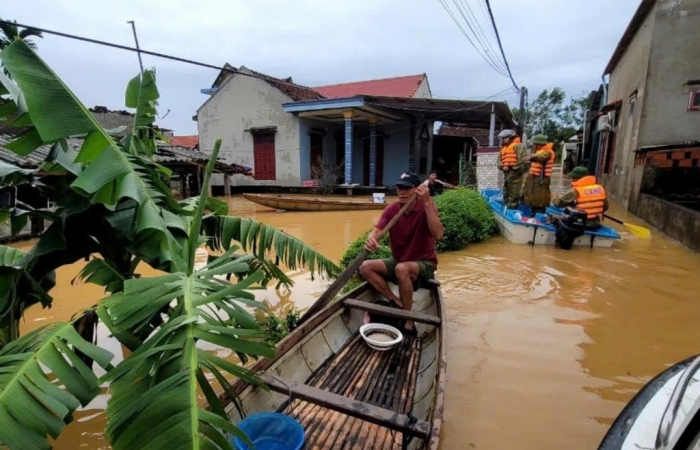 quang binh lu len muc dinh lich su le thuy bi chia cat nghiem trong