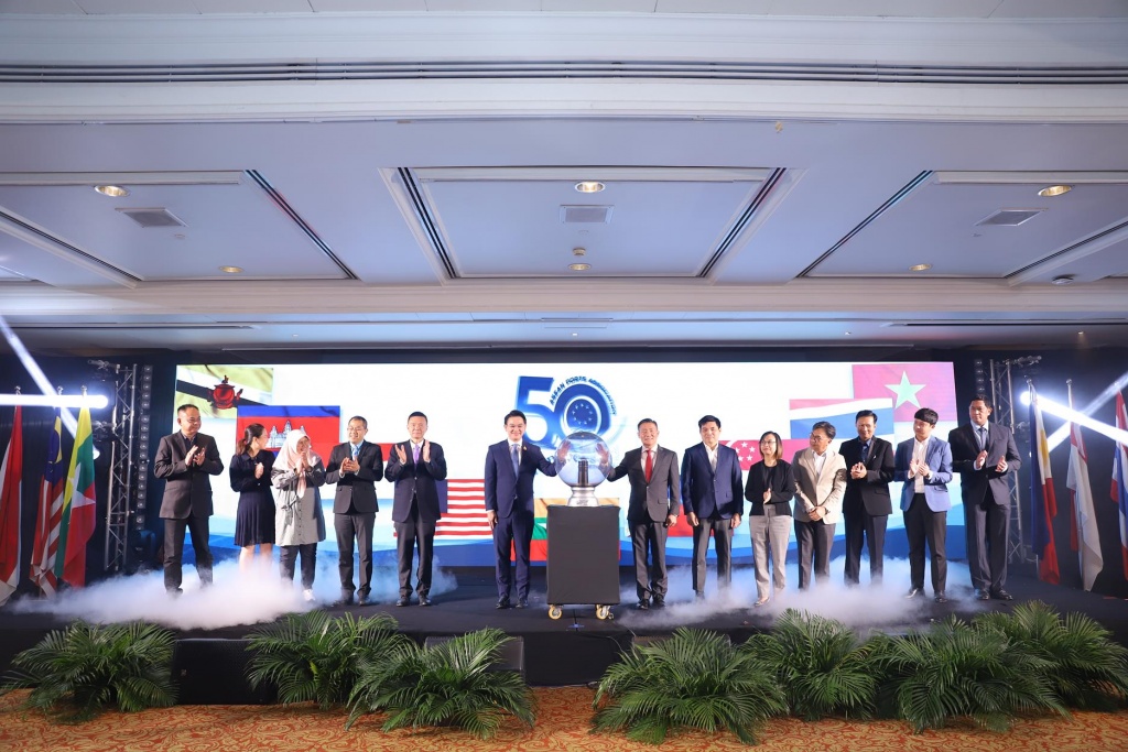 Thành tựu cảng biển ASEAN 50 năm hình thành và phát triển