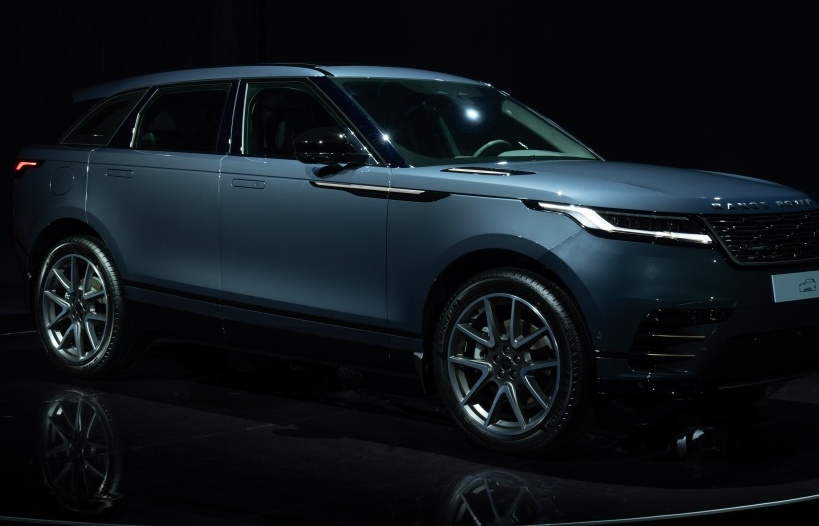 Mạnh tới 398 mã lực Range Rover Velar 2024 có giá từ 3,7 tỷ đồng