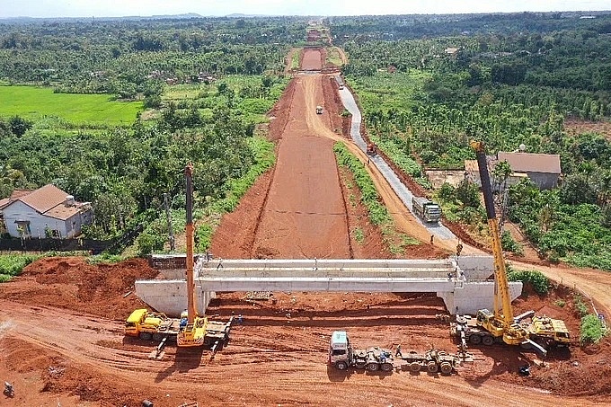 Theo Bộ Tài chính, kết quả giải ngân các dự án quan trọng quốc gia ngành Giao thông vận tải (GTVT) trong 10 tháng năm 2024 đang cao hơn tỷ lệ giải ngân bình quân chung, dù vậy tỷ lệ có xu hướng chậm lại trong những tháng gần đây.