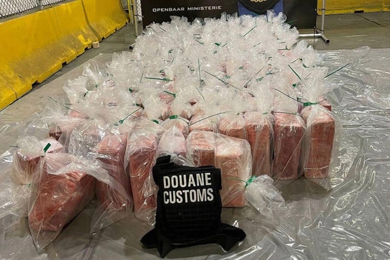 Hải quan Hà Lan thu giữ hơn 1.000 kg cocaine