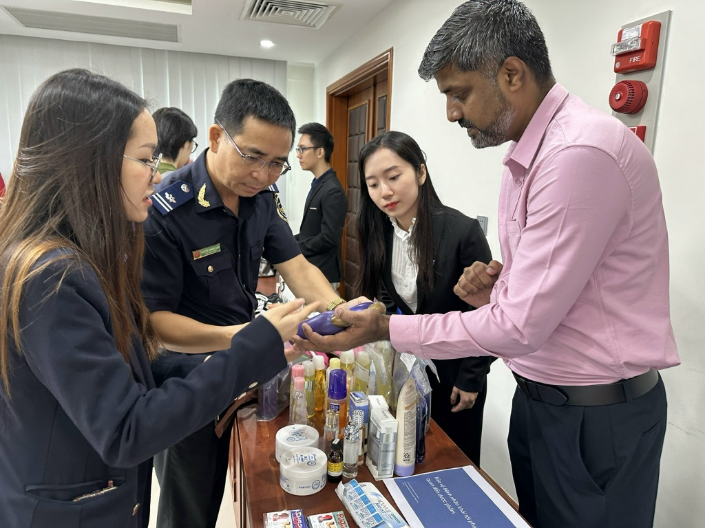 Khó khăn ngăn chặn hàng giả, vi phạm sở hữu trí tuệ qua thương mại điện tử