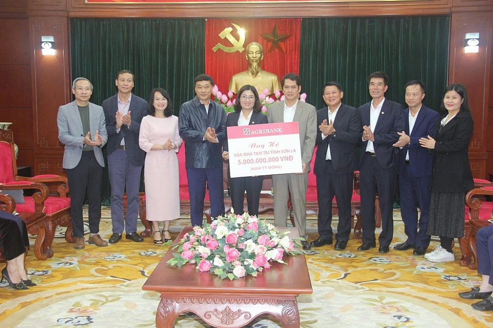 Agribank ủng hộ 5 tỷ đồng thực hiện công tác  xóa nhà tạm tại tỉnh Sơn La