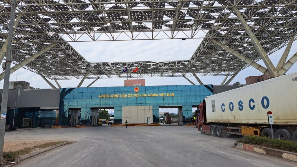 Xuất khẩu đạt gần 120 tỷ USD, tăng 16,3%