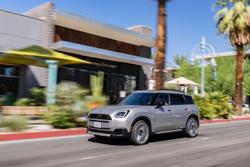 MINI Countryman hoàn toàn mới ra mắt tại Việt Nam