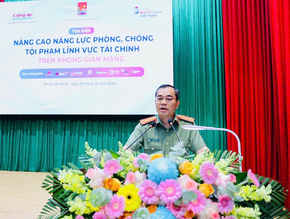 Đại tá Lê Quang Đạo – Phó Giám đốc Công an TPHCM phát biểu tại tọa đàm.