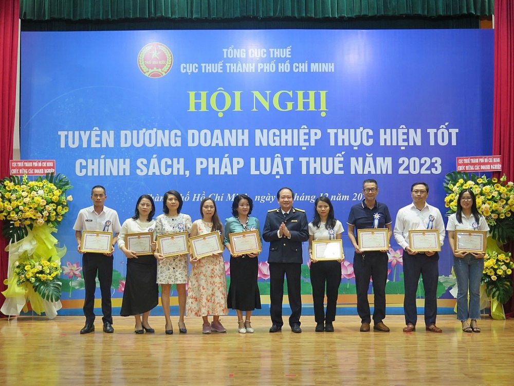 Cục Thuế TP Hồ Chí Minh tuyên dương 136 doanh nghiệp nộp thuế tiêu biểu