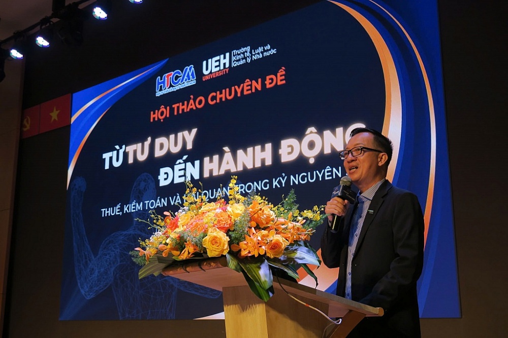Diễn giả trình bày tham luận tại hội thảo. Ảnh: T.D