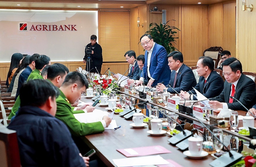 Lễ ký kết triển khai dịch vụ xác thực điện tử qua VNeID trên ứng dụng Agribank Plus giữa Agribank và Trung tâm RAR - Bộ Công an