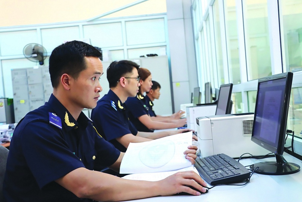 Hoạt động nghiệp vụ tại Hải quan Cao Bằng. 	Ảnh: Thái Bình