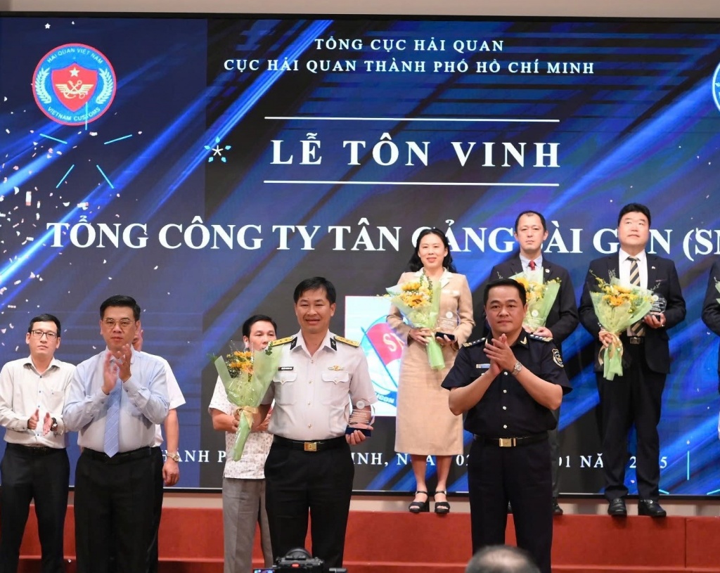 Hải quan TPHCM tôn vinh 37 doanh nghiệp tiêu biểu