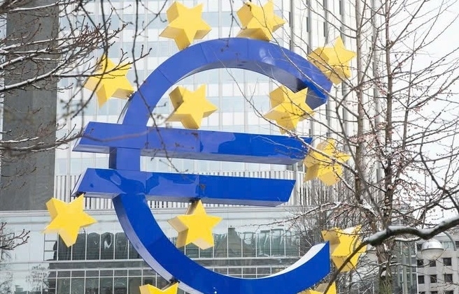 Lạm phát Eurozone tăng 2,5%, ECB đối mặt thách thức giảm lãi suất