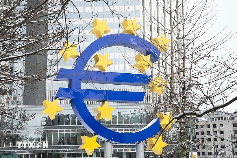 Lạm phát Eurozone tăng 2,5%, ECB đối mặt thách thức giảm lãi suất