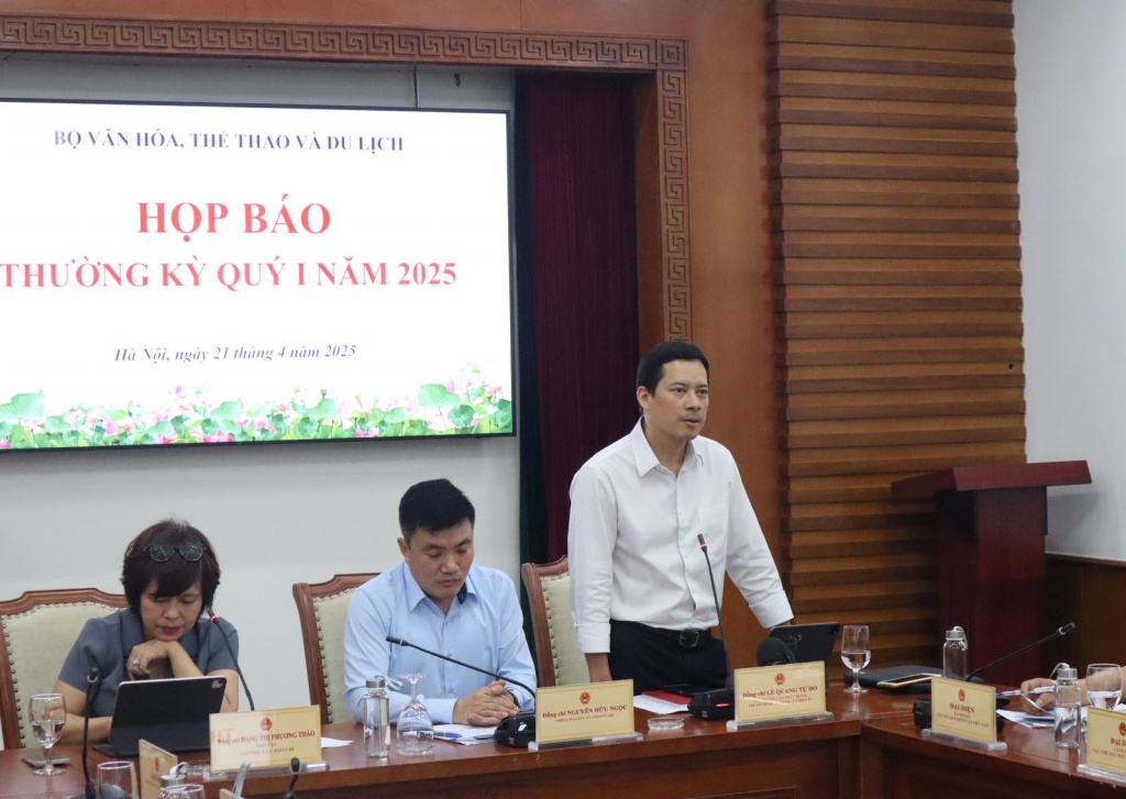 Bộ VHTTDL trao đổi về tình trạng nghệ sĩ quảng cáo sai sự thật