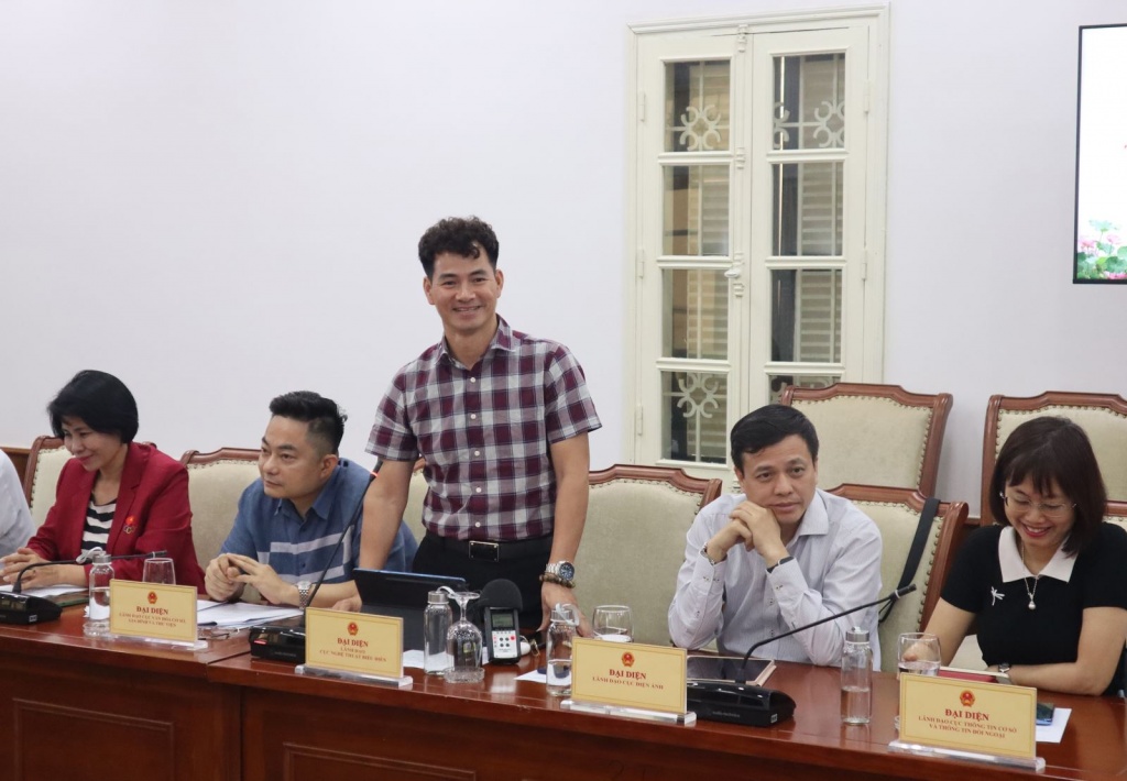 Bộ VHTTDL trao đổi về tình trạng nghệ sĩ quảng cáo sai sự thật